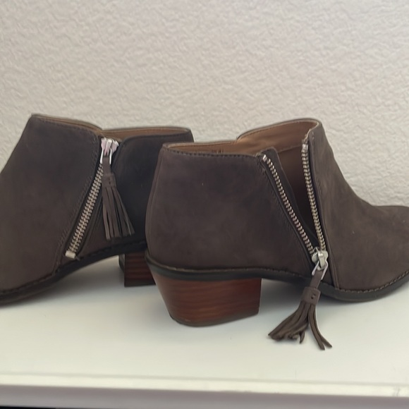 Vionic Shoes - Vionic “Joy Serena” suede ankle bootie in “griege” color, US 7, only worn twice.